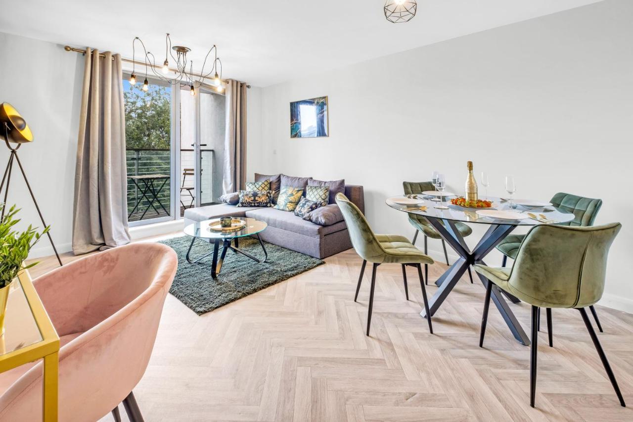 Stylish 4Th Floor 2 Bedroom En Suite City Centre Apartment With Parking By Azura Nights Μπέρμιγχαμ Εξωτερικό φωτογραφία