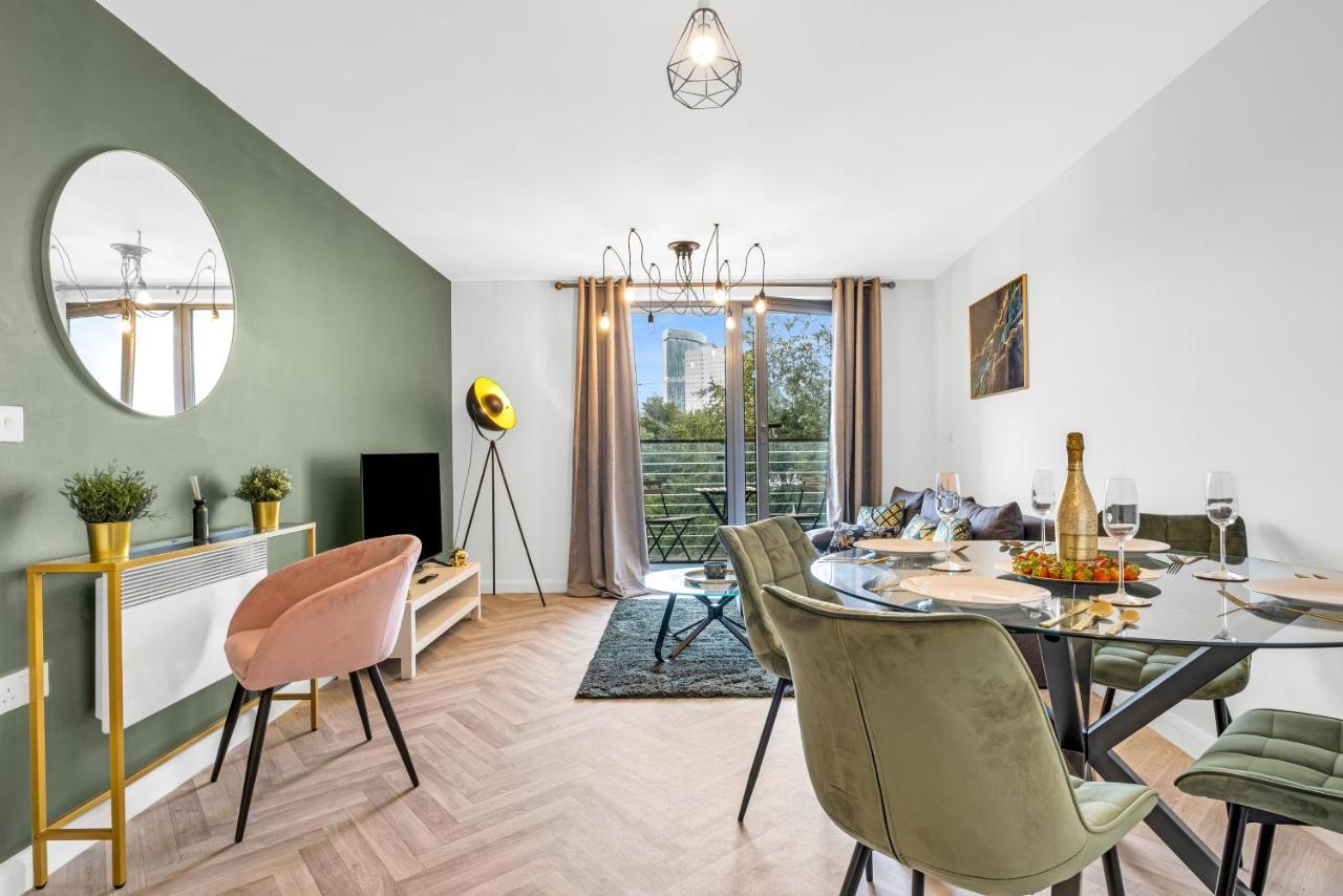 Stylish 4Th Floor 2 Bedroom En Suite City Centre Apartment With Parking By Azura Nights Μπέρμιγχαμ Εξωτερικό φωτογραφία