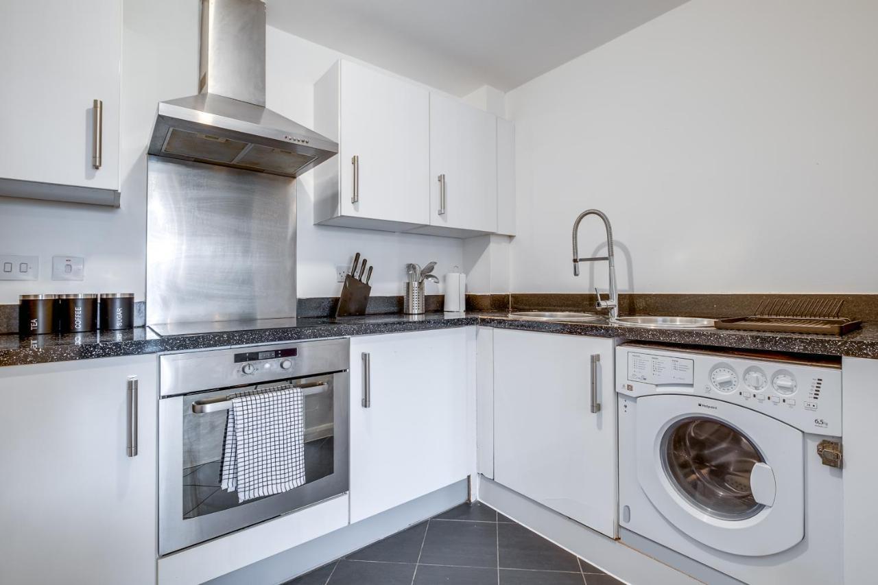 Stylish 4Th Floor 2 Bedroom En Suite City Centre Apartment With Parking By Azura Nights Μπέρμιγχαμ Εξωτερικό φωτογραφία